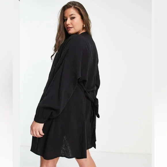 ASOS DESIGN CURVE 12 bell sleeve beach kimono on black gauze - Picture 3 of 6